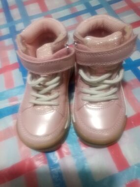 Kids Pink High-Top Sneakers with Hook-and-Loop Strap